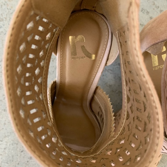 Angle strap heels - Picture 5 of 7